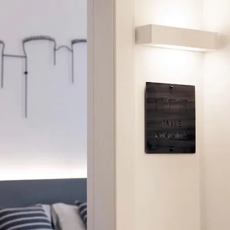 Vesucharme Suite Luxury Room Naples Exterior photo